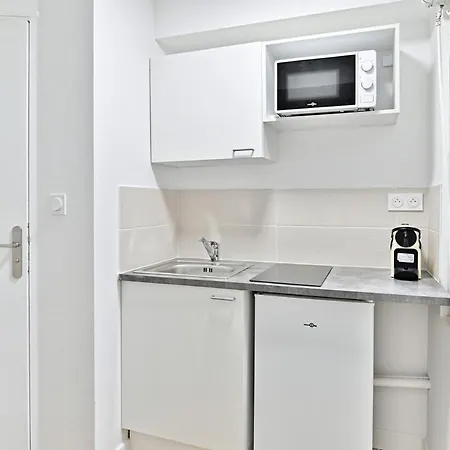 Апартаменты Charming Little Studio In - Ii