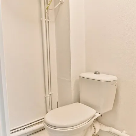 Апартаменты Charming Little Studio In - Ii