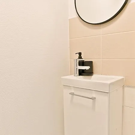 Charming Little Studio In - Ii