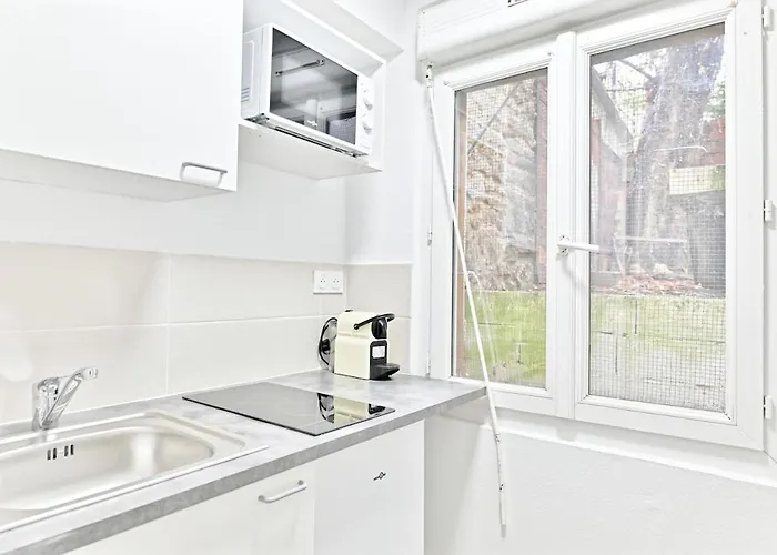 Charming Little In - Ii * Asnieres-sur-Seine